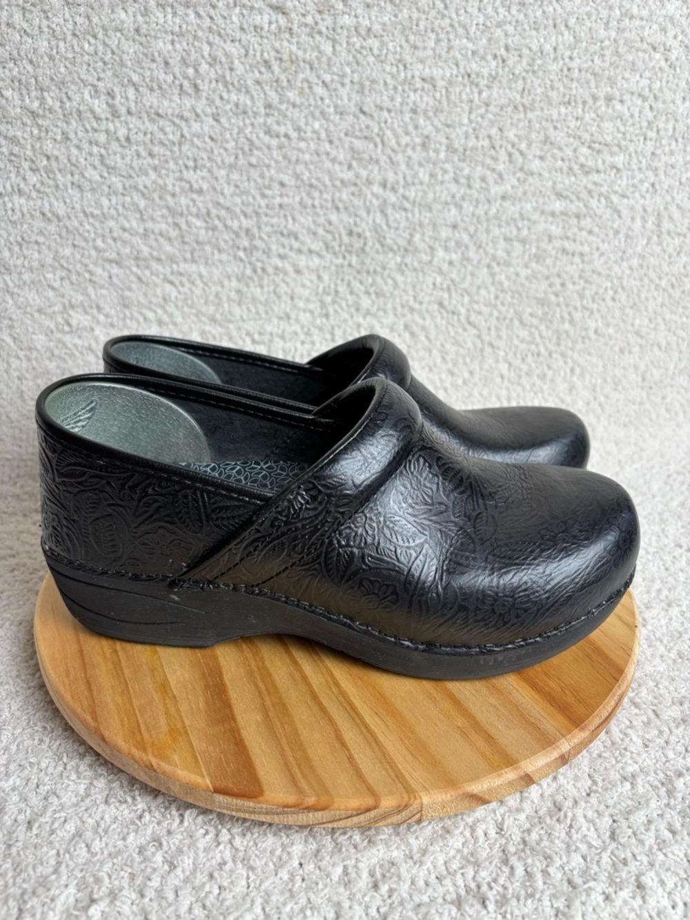 Dansko Shoes Womens 39 8.5-9 Black XP 2.0 Floral Leather Nurse Slip Resist Clog